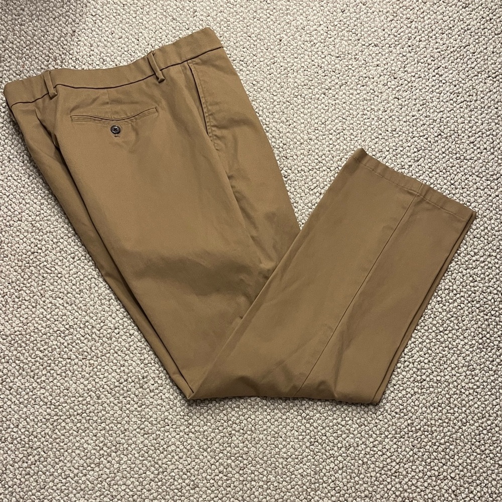 Old Navy Men's Tan Chino Pants - Ultimate Straight Style with Built-In Flex - Picture 8 of 8